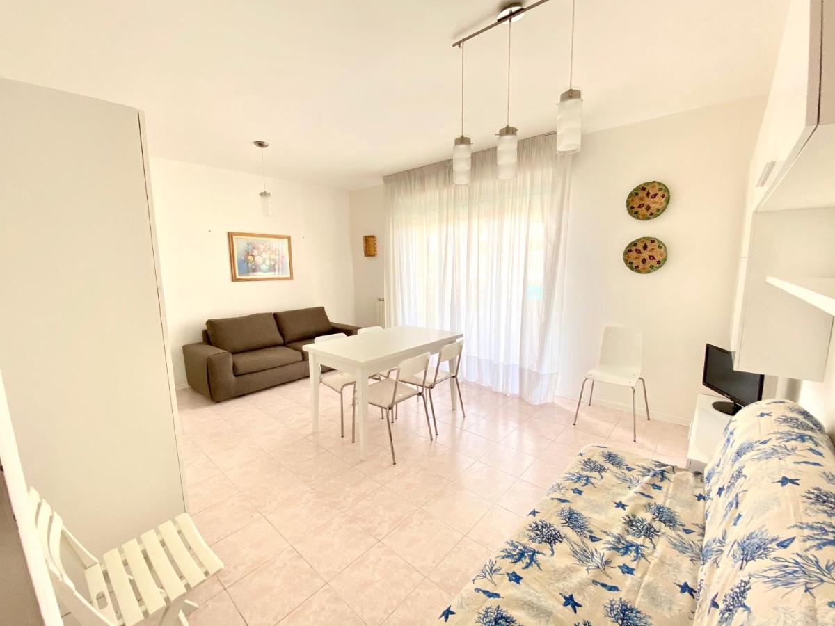 Residence Cristoforo Colombo - Carraro Immobiliare - Family Apartments Caorle Buitenkant foto