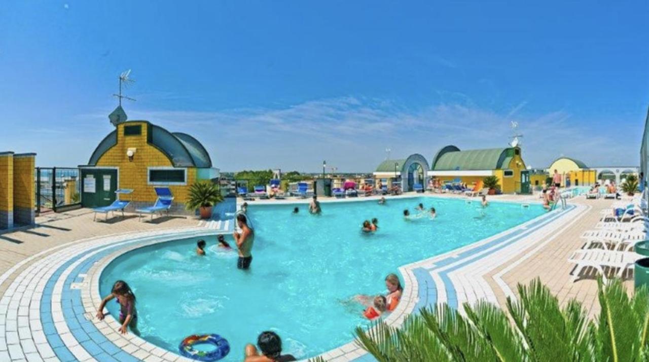 Residence Cristoforo Colombo - Carraro Immobiliare - Family Apartments Caorle Buitenkant foto