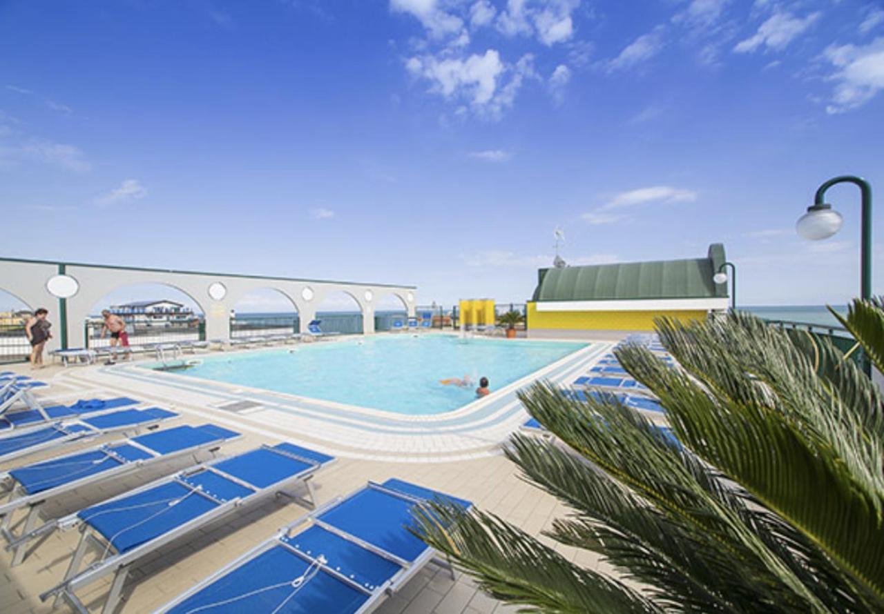 Residence Cristoforo Colombo - Carraro Immobiliare - Family Apartments Caorle Buitenkant foto
